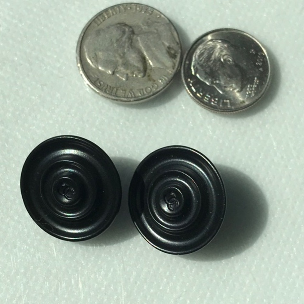 2 Chanel buttons